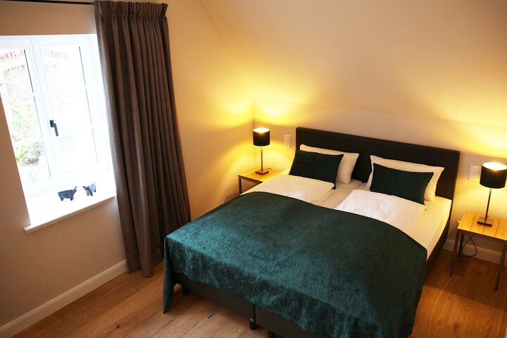 Room 3 of 34