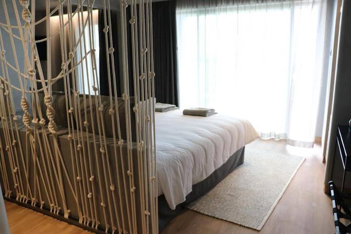 Room 7 of 42