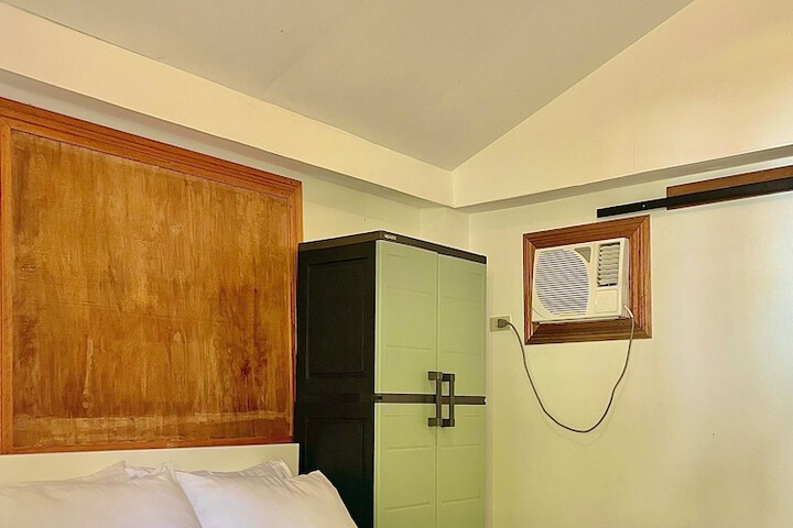 Room 73 of 162