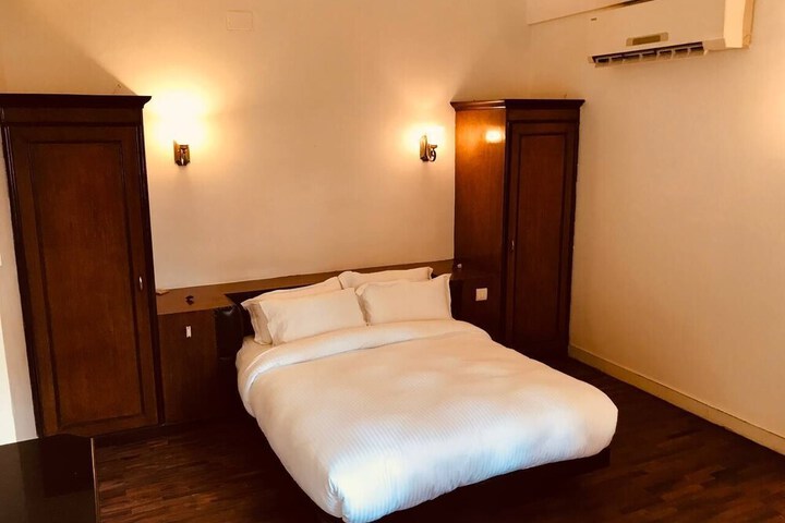 Room 20 of 130