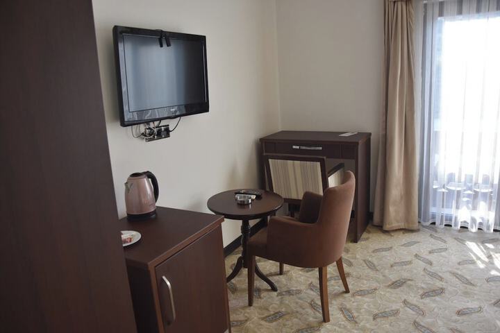 Room 10 of 68