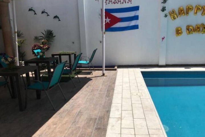 Pool 19 of 30