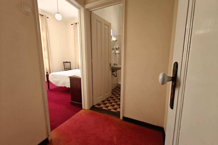 Room 37 of 141