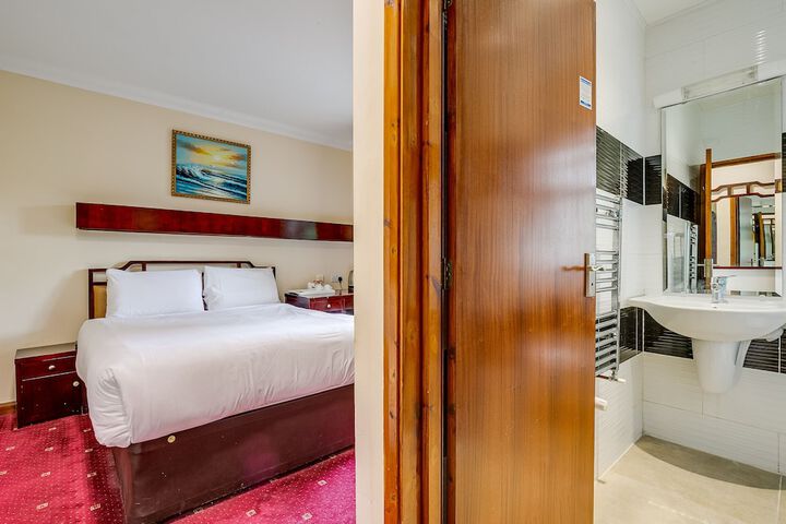 Room 21 of 103