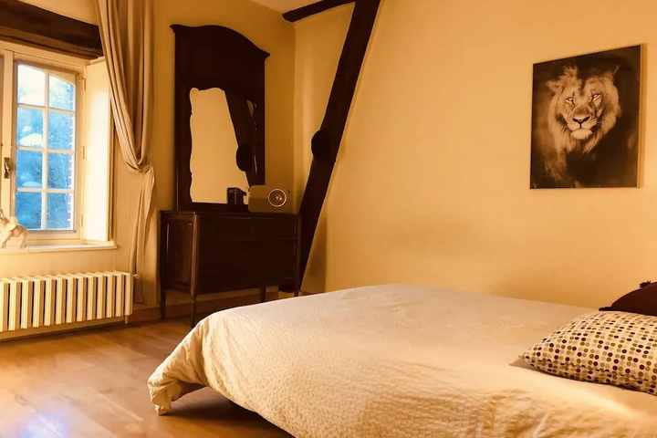Room 3 of 10