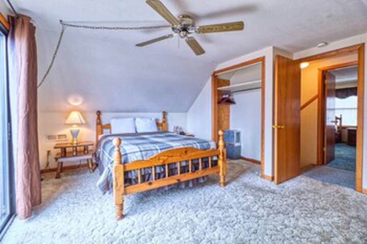 Room 34 of 42