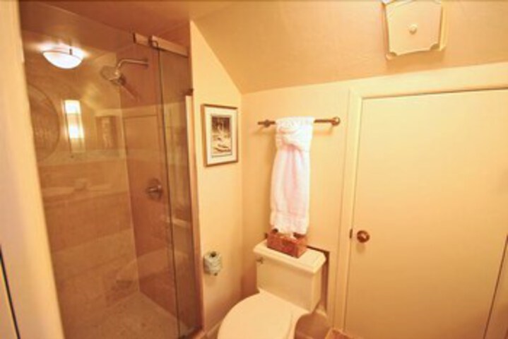 Room 5 of 27