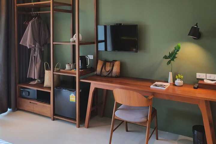 Room 8 of 23