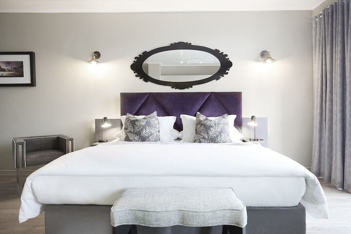 Room 12 of 83