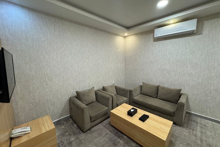 Room 35 of 47