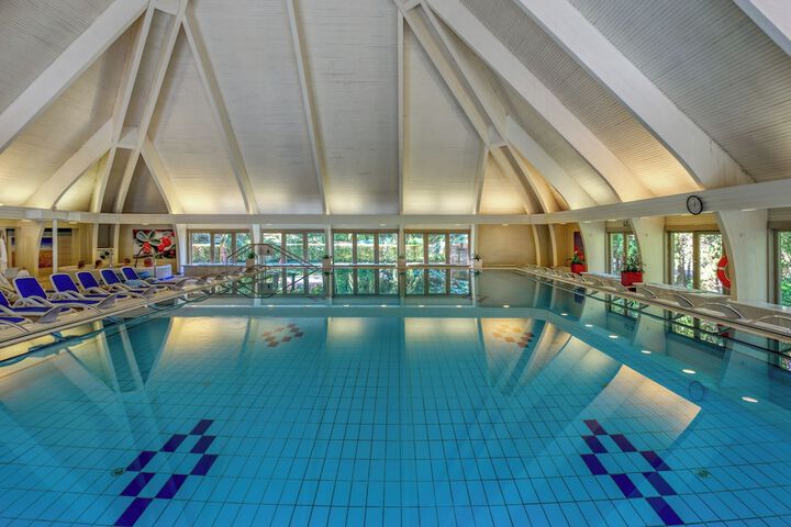 Pool Hotel