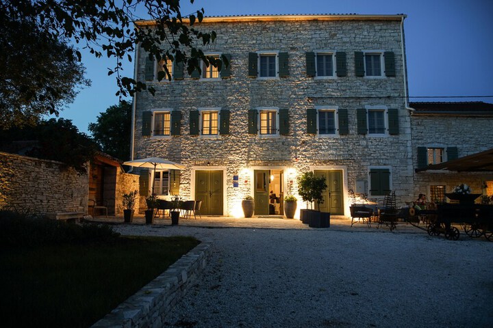 Hotel 9 of 10