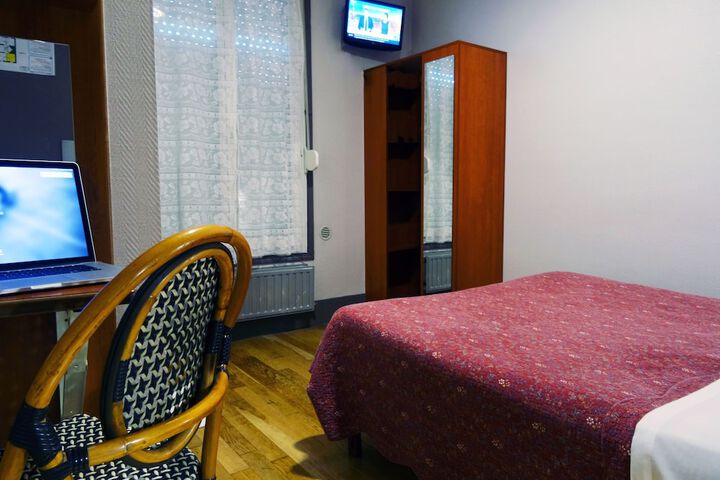 Room 5 of 34