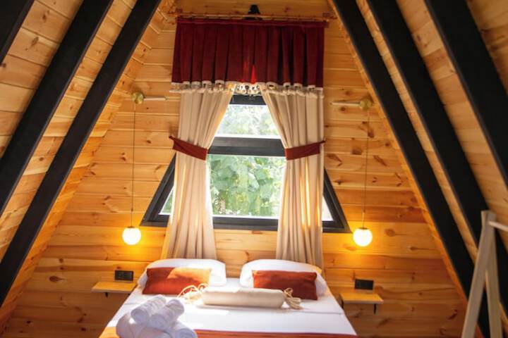 Room 2 of 20
