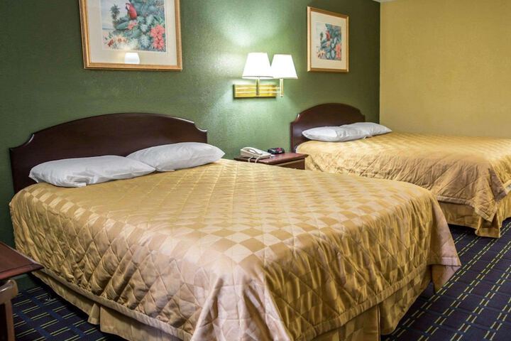 2 Double Beds (5 of 11)