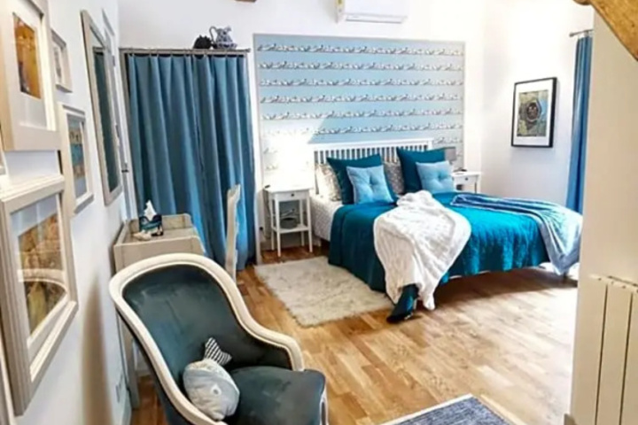 Room 6 of 6