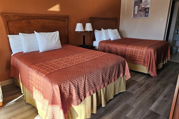 Room 16 of 35