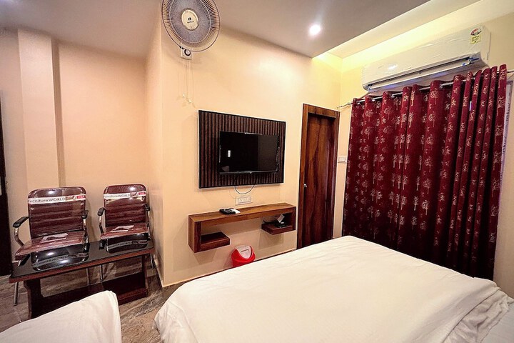 Room 14 of 32
