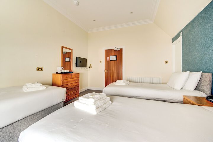 Room 18 of 105
