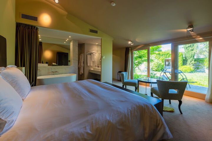 Room 14 of 26