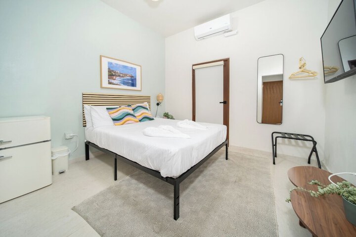 Room 4 of 27