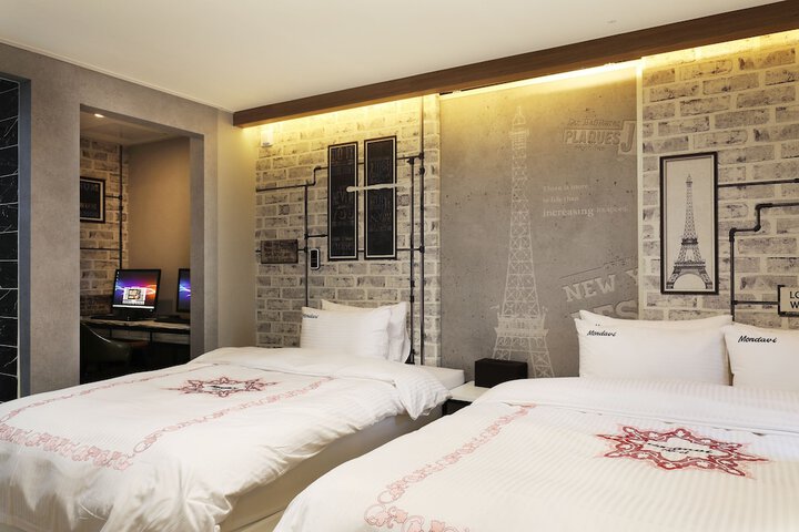 Room 20 of 146