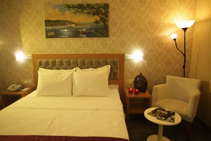 Room 27 of 47