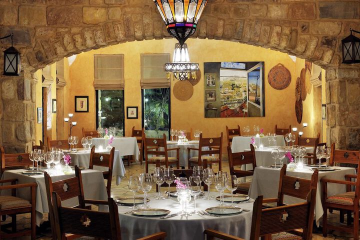 Dining 139 of 218