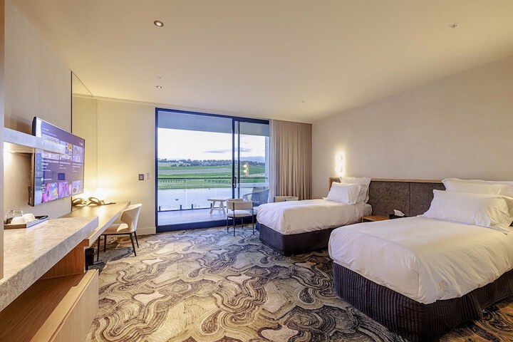 Room 4 of 52