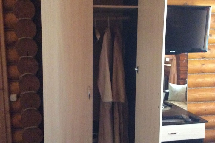 Room 28 of 69