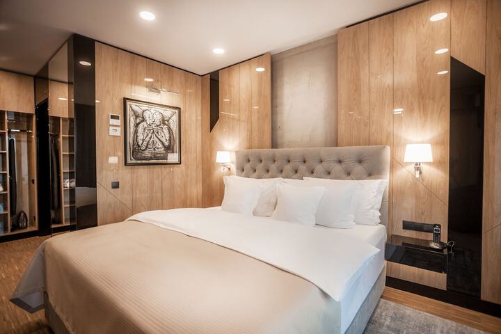 Room 11 of 70