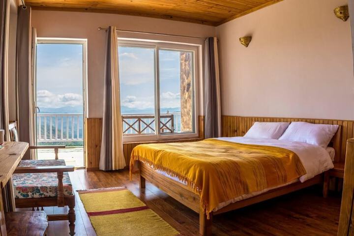 Kasar Rainbow Yoga Retreat