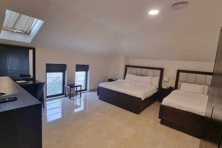 Room 92 of 243