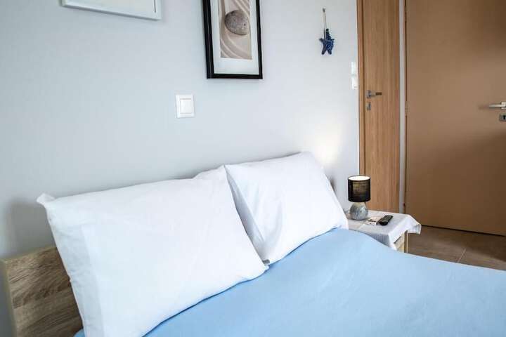 Room 3 of 85
