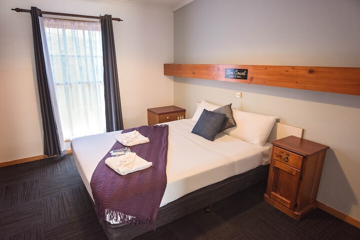 Room 33 of 65