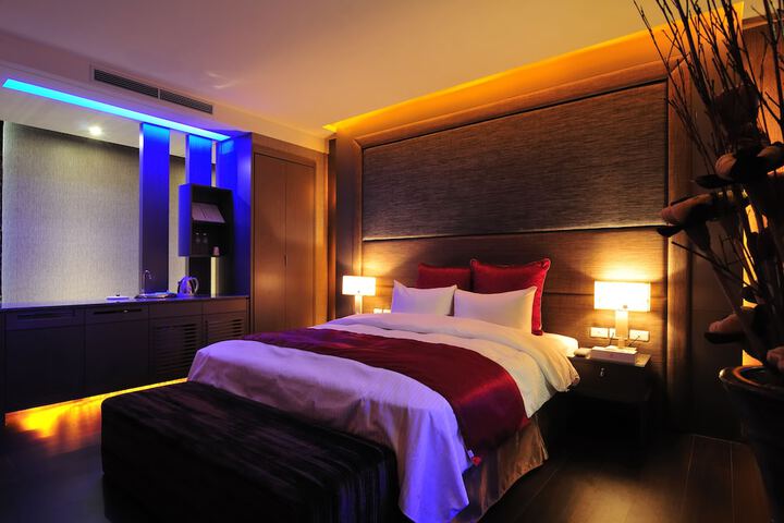 Room 14 of 50