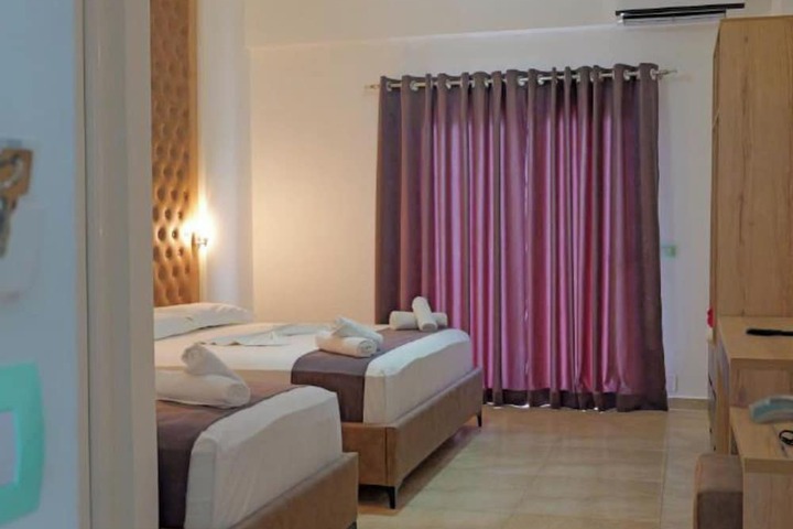 Room 2 of 48