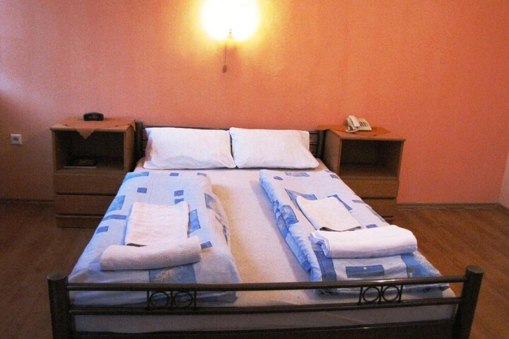 Room 18 of 32