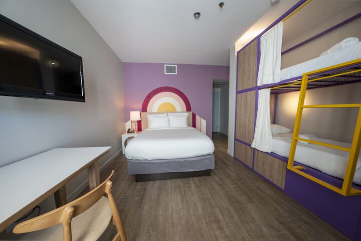 Room 43 of 118