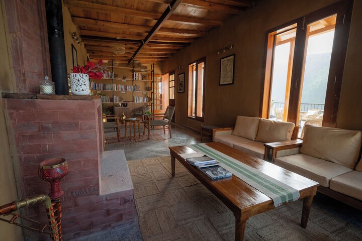 Lounge 50 of 71