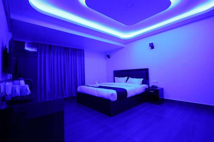 Room 11 of 24