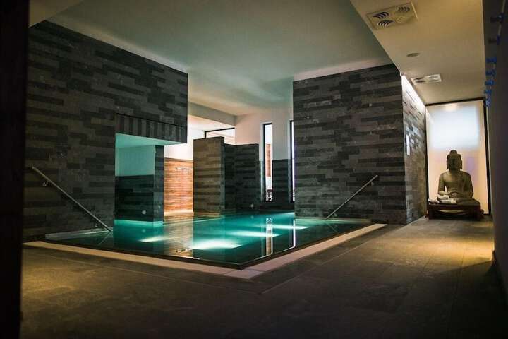 Hotel with Pool