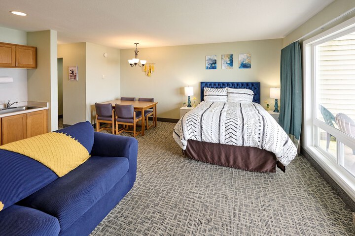 Room 35 of 198