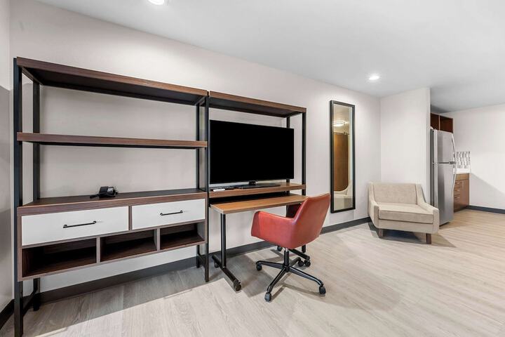 Suite 2 Queen Beds (14 of 14)