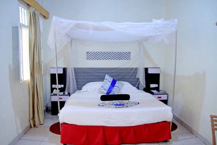 Room 5 of 60
