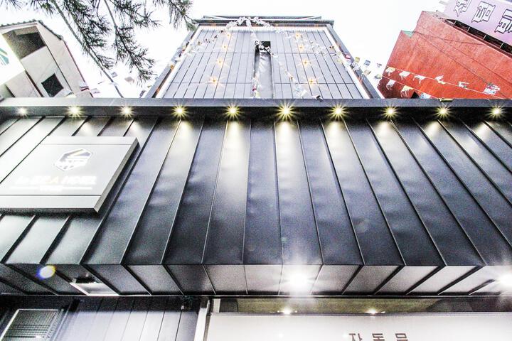 Hotel 1 of 5