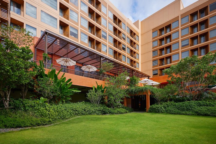 Hotel Exterior 83 of 88