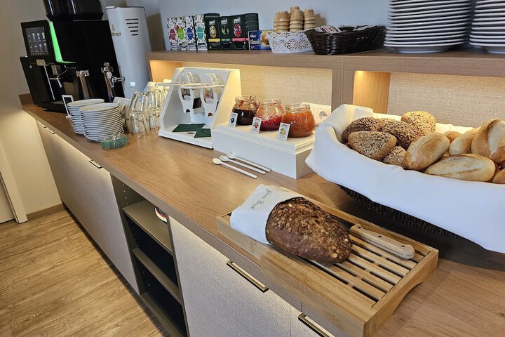 Breakfast/Coffee Service 42 of 57