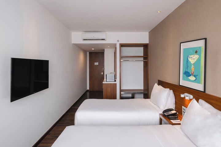 Room 14 of 42