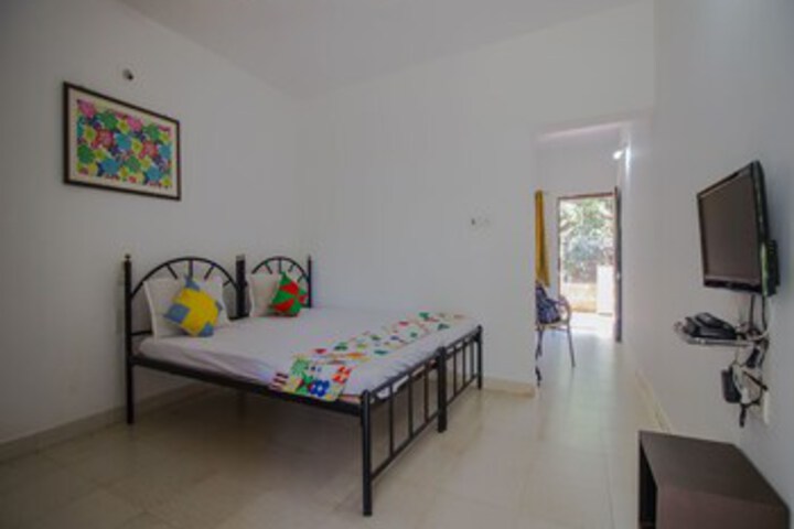 Room 4 of 10